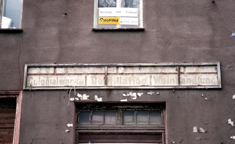 Zeitz, Albrechtstr., 6.2.1999.jpg - Colonialwaren, Delikatessen, Weinhandlung.